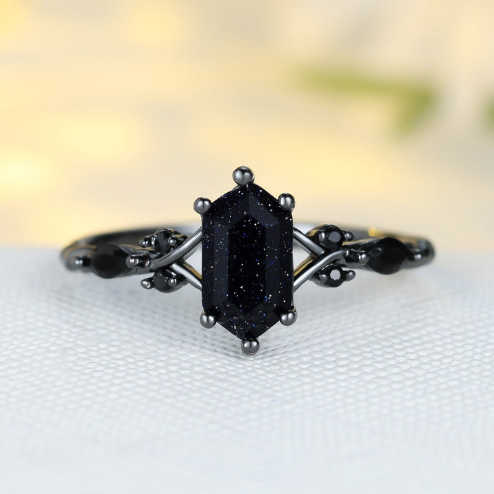 Black Sandstone Geometric Ring - Women's Dark-Style Light Luxury Personalized Accessory