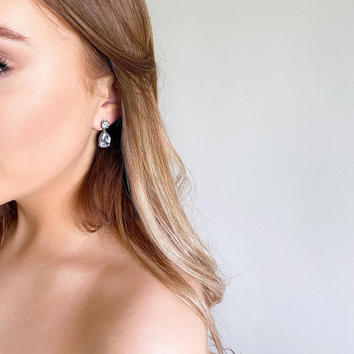 Dual-Diamond Drop White Gold Teardrop Earrings（2PCS）
