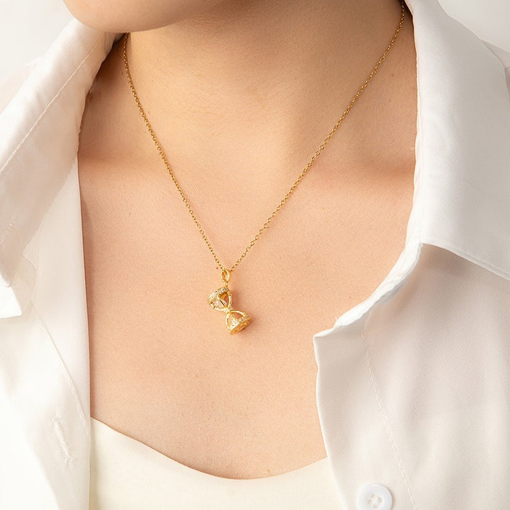 Gilded Hourglass Two-Tone Diamond-Encrusted Necklace｜Capture Time's Gentle Glow on Your Neck