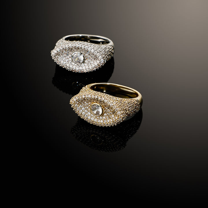 Luxurious Full-Diamond Central Stone Ring (Gold/Silver Version)