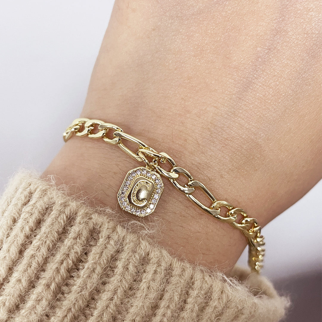 26-Letter Diamond-Inlaid Tag Bracelet (Gold Version)