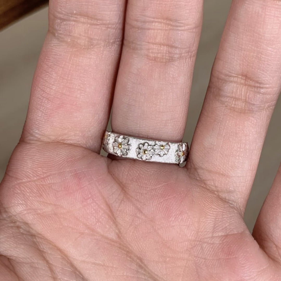Vintage Daisy Ring