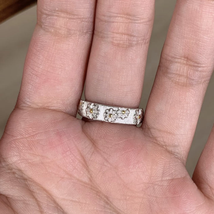 Vintage Daisy Ring
