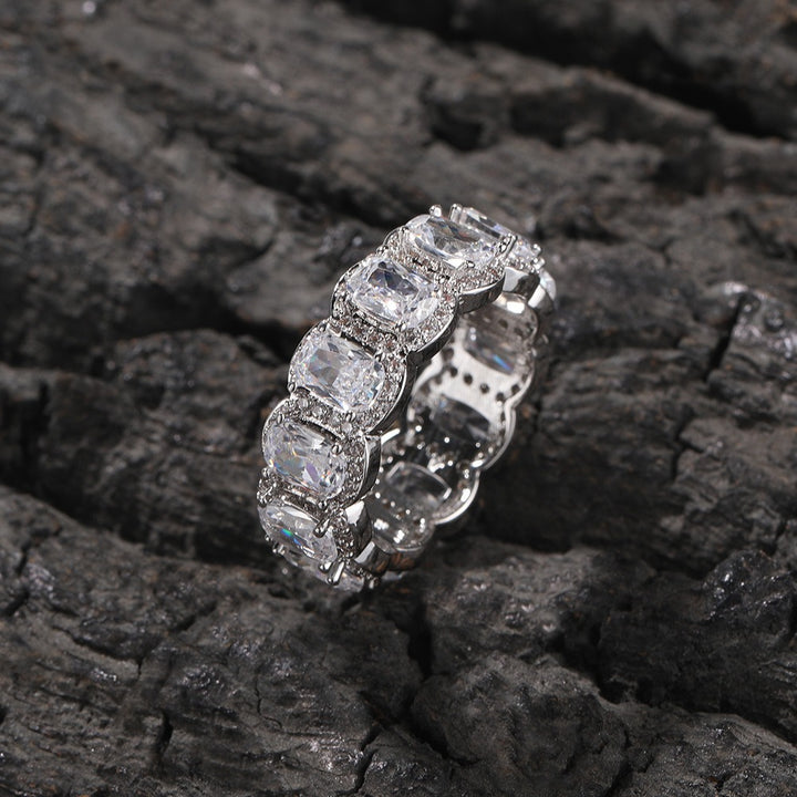 “Dazzling Layered Realm” 18K Gold Diamond Ring Set