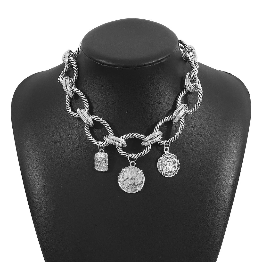 Vintage Gilded Layered Coin Pendant Necklace｜Retro Glamour for Your Neck
