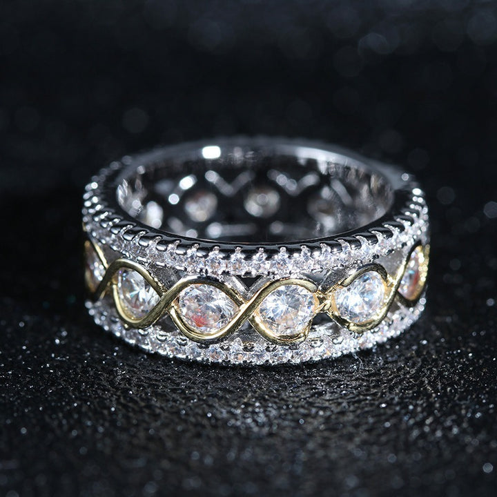 Eternal Wave Diamond Ring | 18K Gold Elegance