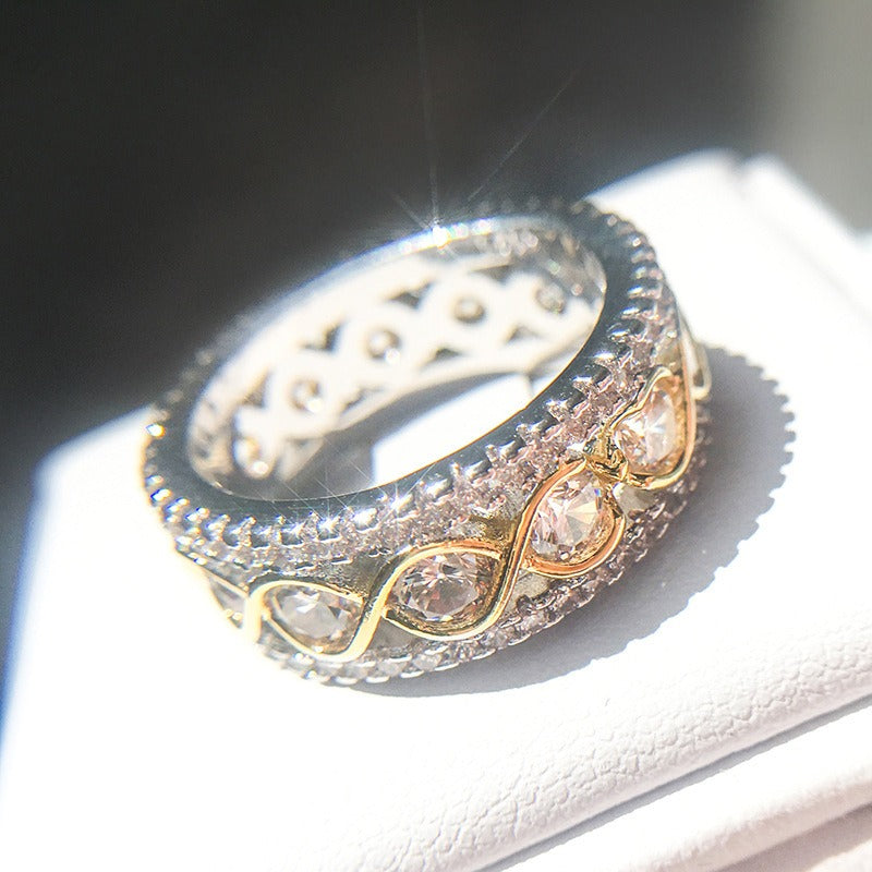 Eternal Wave Diamond Ring | 18K Gold Elegance