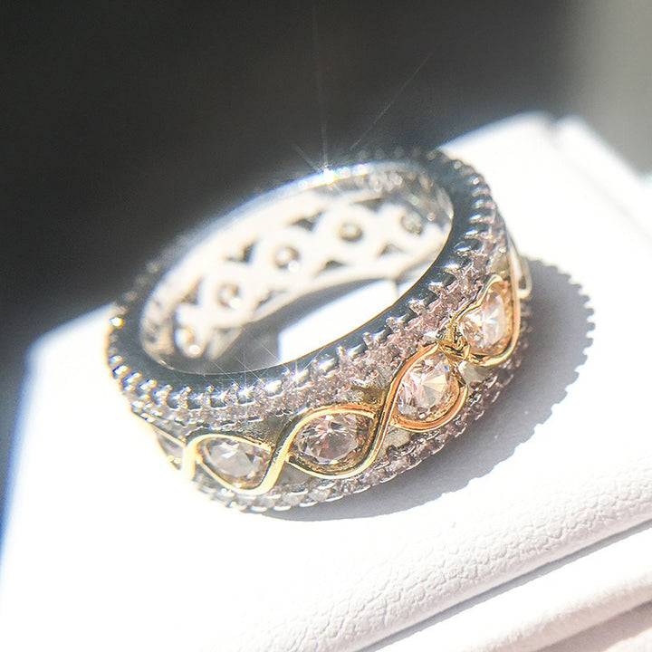 Eternal Wave Diamond Ring | 18K Gold Elegance