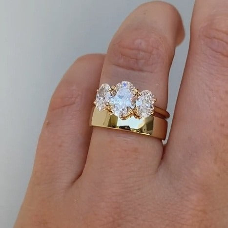 18K Gold/S925 Silver Oval Three-Stone Ring - Light Luxury Niche Romantic Band