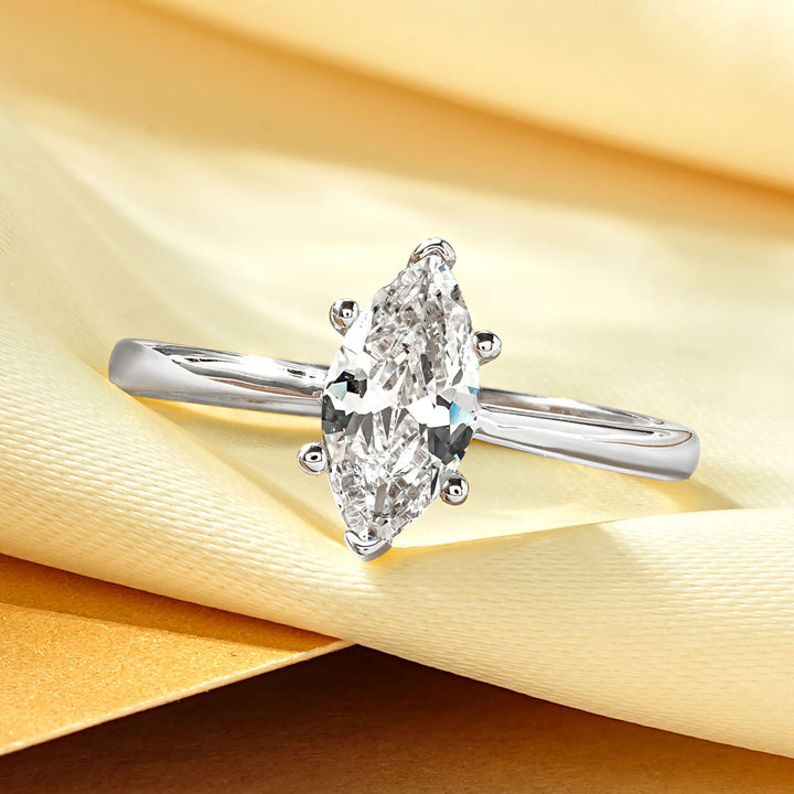 18K Gold/White Gold Marquise Solitaire Diamond Ring - Lab-Grown Diamond Light Luxury Minimalist Band