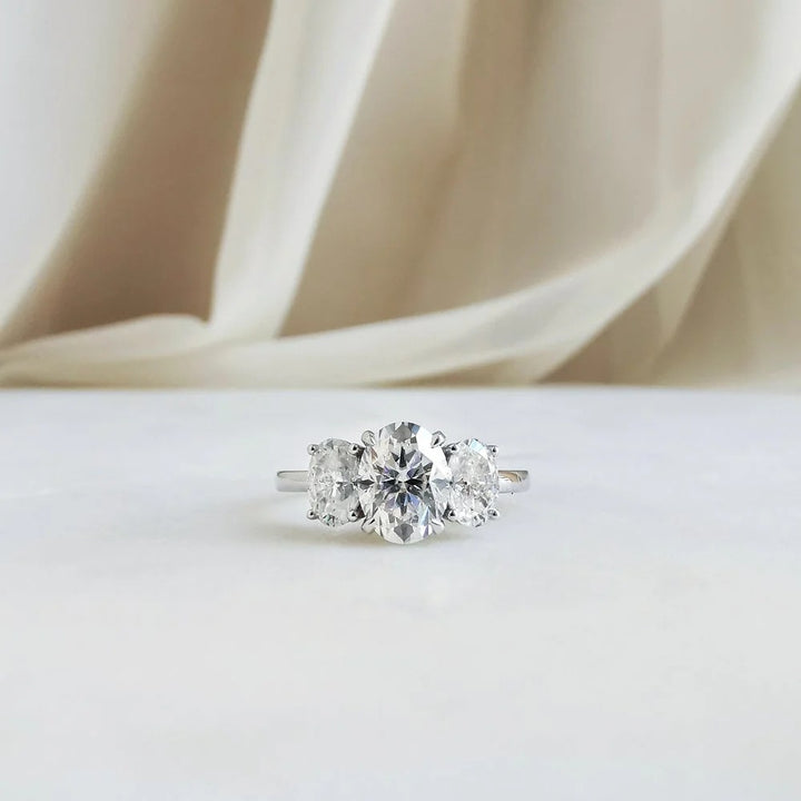 18K Gold/S925 Silver Oval Three-Stone Ring - Light Luxury Niche Romantic Band