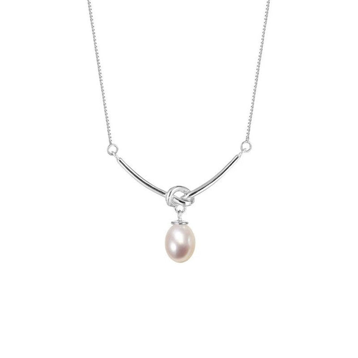 Modern Knot Pearl Necklace | Minimal Elegance at the Collarbone