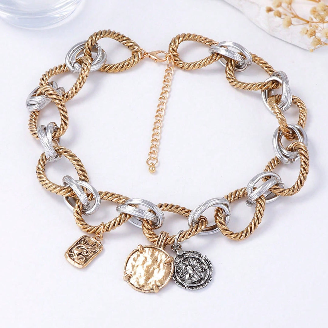 Vintage Gilded Layered Coin Pendant Necklace｜Retro Glamour for Your Neck