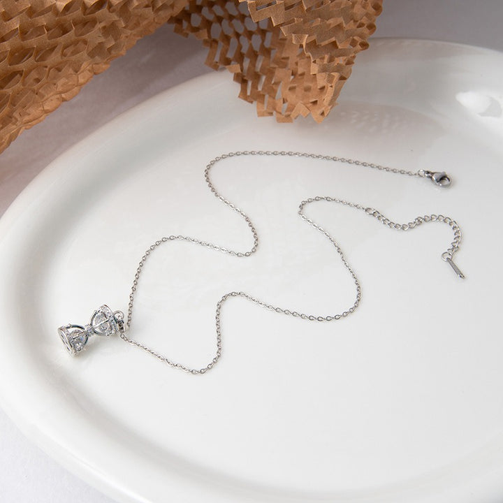 Gilded Hourglass Two-Tone Diamond-Encrusted Necklace｜Capture Time's Gentle Glow on Your Neck