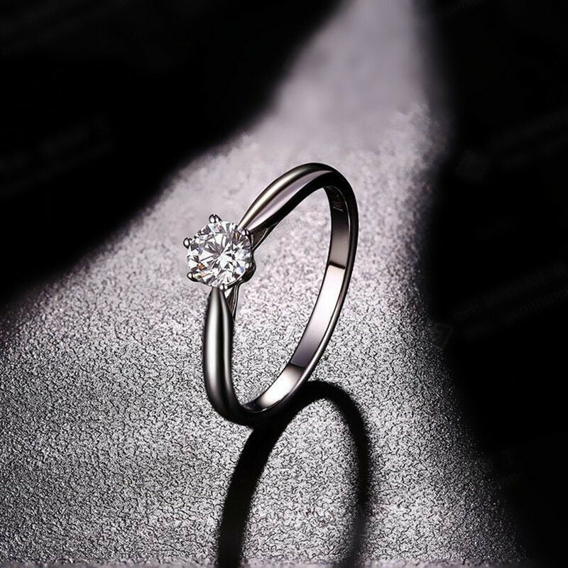 Three-Tone Twisted Band Solitaire Diamond Ring - 18K Gold Light Luxury Niche Engagement Band