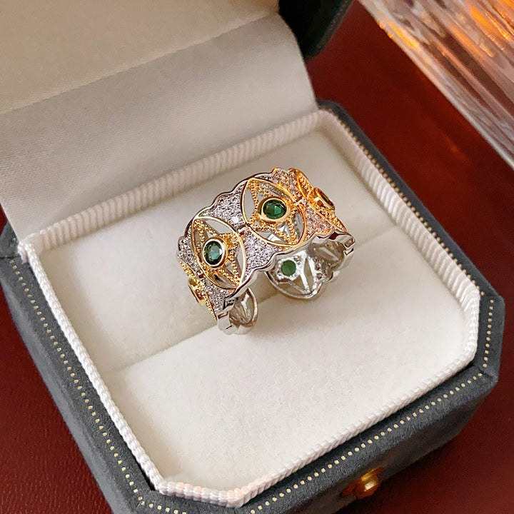 Starlight Enchantment 18K Gold Two-Tone Emerald Ring｜Vintage Hollowed Fingertip Luxury