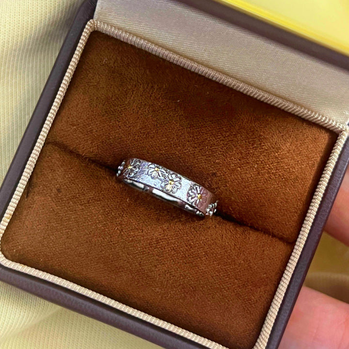 Vintage Daisy Ring