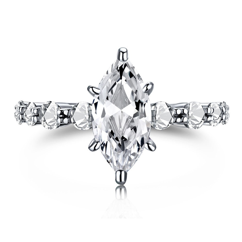 18K White Gold Marquise Main Diamond Ring - Baguette Accent Diamond Light Luxury Band
