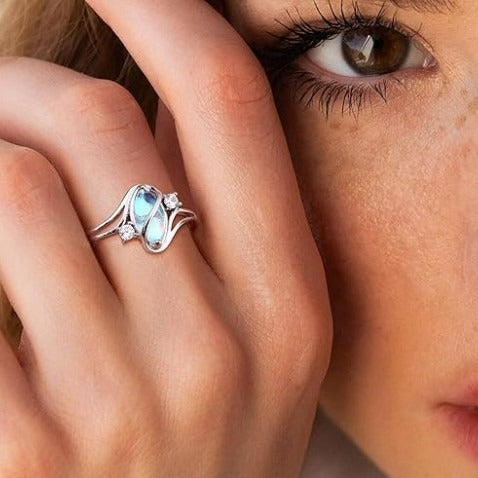 Witch's Power Protection Ring (Moonstone/Color-Changing Gem)
