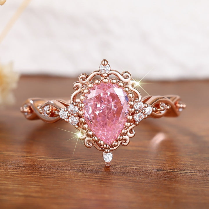 Pink Diamond Dream 18K Rose Gold Vintage Court Ring｜Pear-Cut Center Stone for Elegant Romance