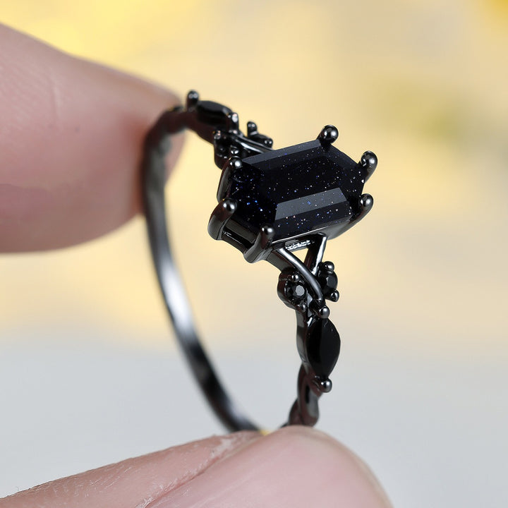 Black Sandstone Geometric Ring - Women's Dark-Style Light Luxury Personalized Accessory
