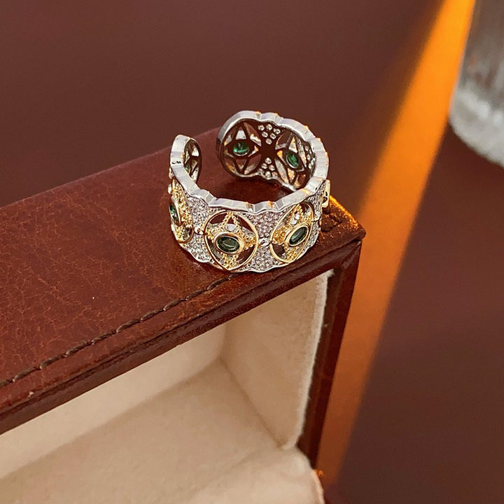 Starlight Enchantment 18K Gold Two-Tone Emerald Ring｜Vintage Hollowed Fingertip Luxury