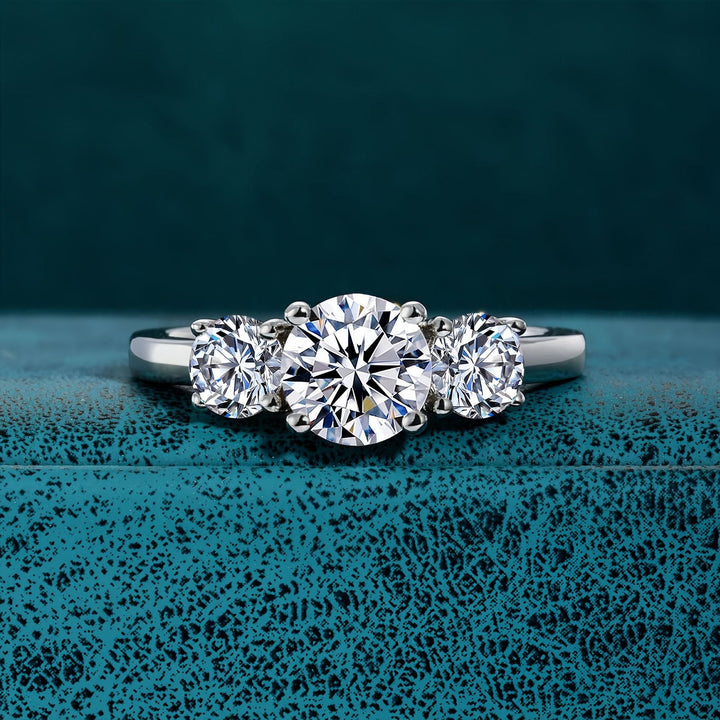 18K Gold / 18K White Gold Eternity Ring Classic Round-Cut Multi-Stone Design