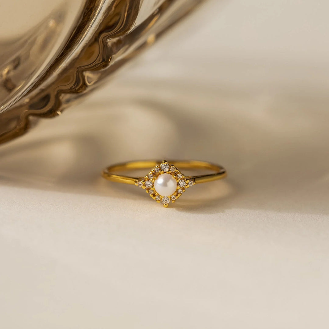18K Gold / 18K White Gold Pearl Diamond Ring