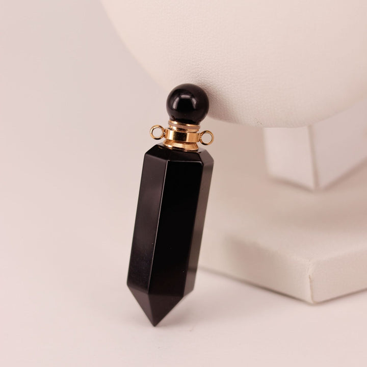 Multi-Color Natural Crystal Perfume Bottle Pendant - Openable Essential Oil Bottle Necklace, Spiritual Energy Fashion Accessory