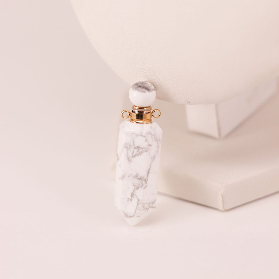 Multi-Color Natural Crystal Perfume Bottle Pendant - Openable Essential Oil Bottle Necklace, Spiritual Energy Fashion Accessory