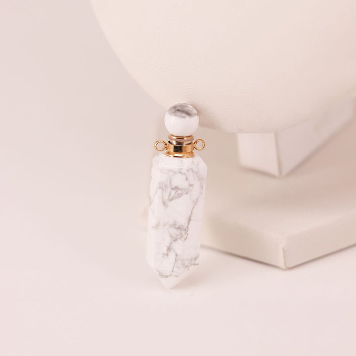 Multi-Color Natural Crystal Perfume Bottle Pendant - Openable Essential Oil Bottle Necklace, Spiritual Energy Fashion Accessory