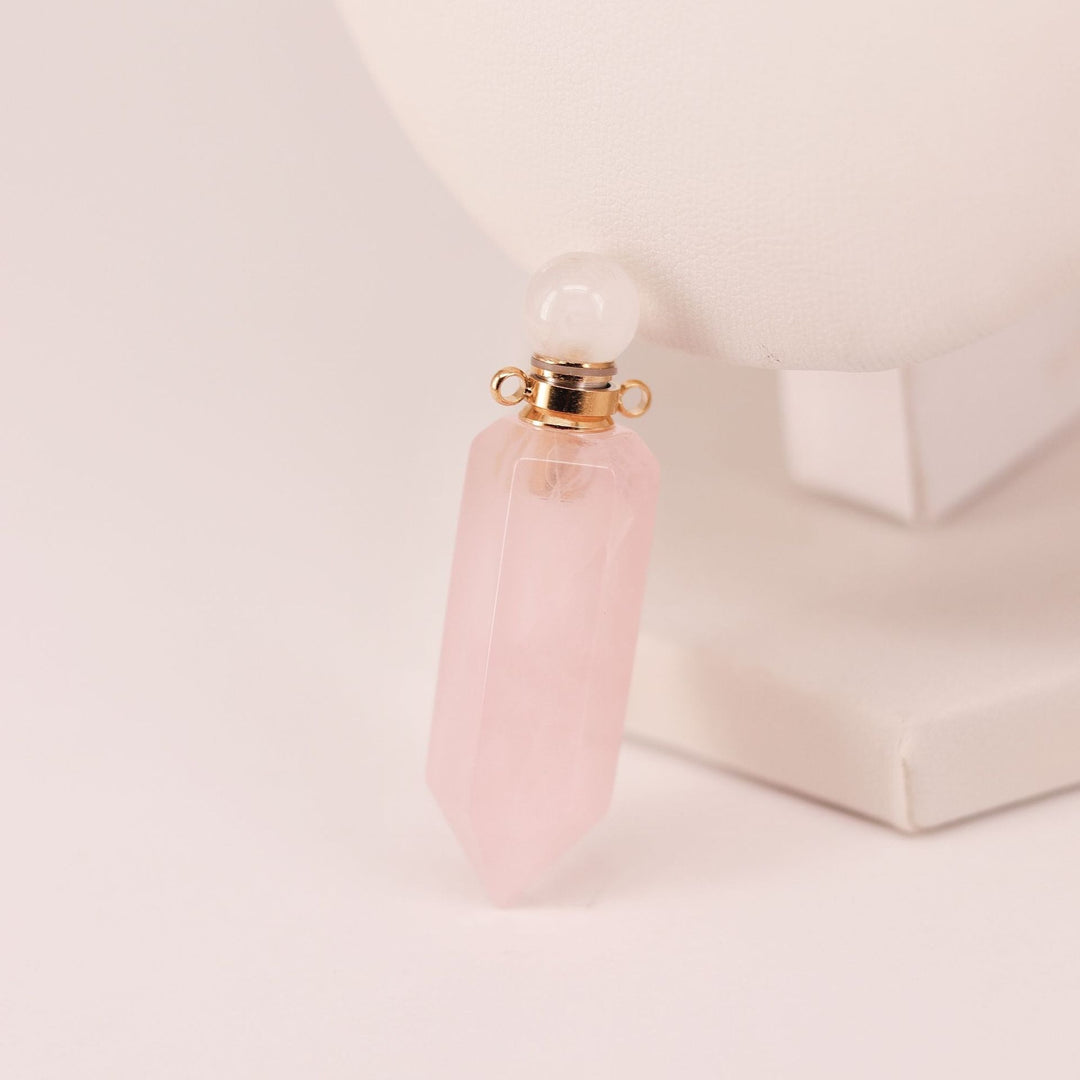Multi-Color Natural Crystal Perfume Bottle Pendant - Openable Essential Oil Bottle Necklace, Spiritual Energy Fashion Accessory