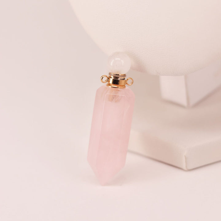 Multi-Color Natural Crystal Perfume Bottle Pendant - Openable Essential Oil Bottle Necklace, Spiritual Energy Fashion Accessory