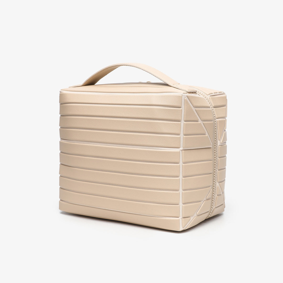 Minimal Textured Makeup Bag｜Spacious & Structured Cosmetic Organizer for Daily & Travel Use