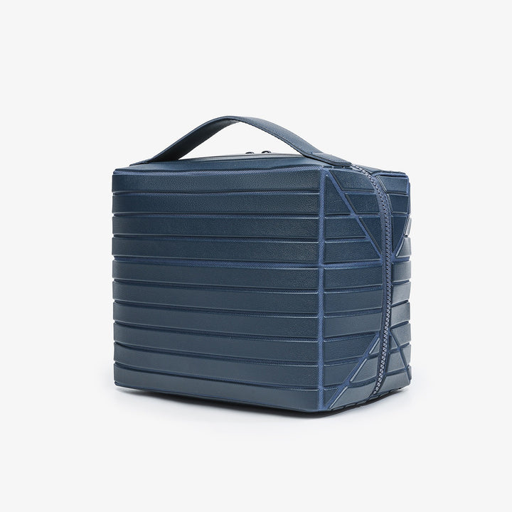 Minimal Textured Makeup Bag｜Spacious & Structured Cosmetic Organizer for Daily & Travel Use