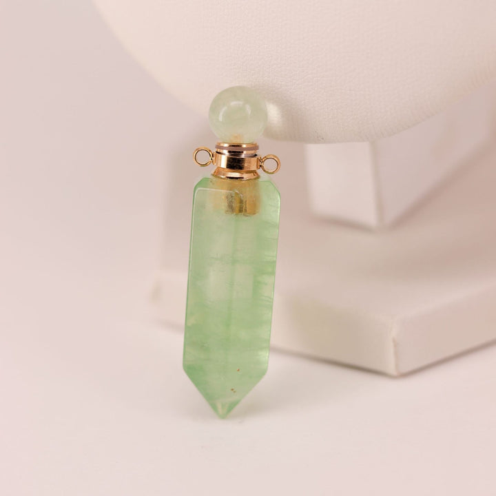 Multi-Color Natural Crystal Perfume Bottle Pendant - Openable Essential Oil Bottle Necklace, Spiritual Energy Fashion Accessory